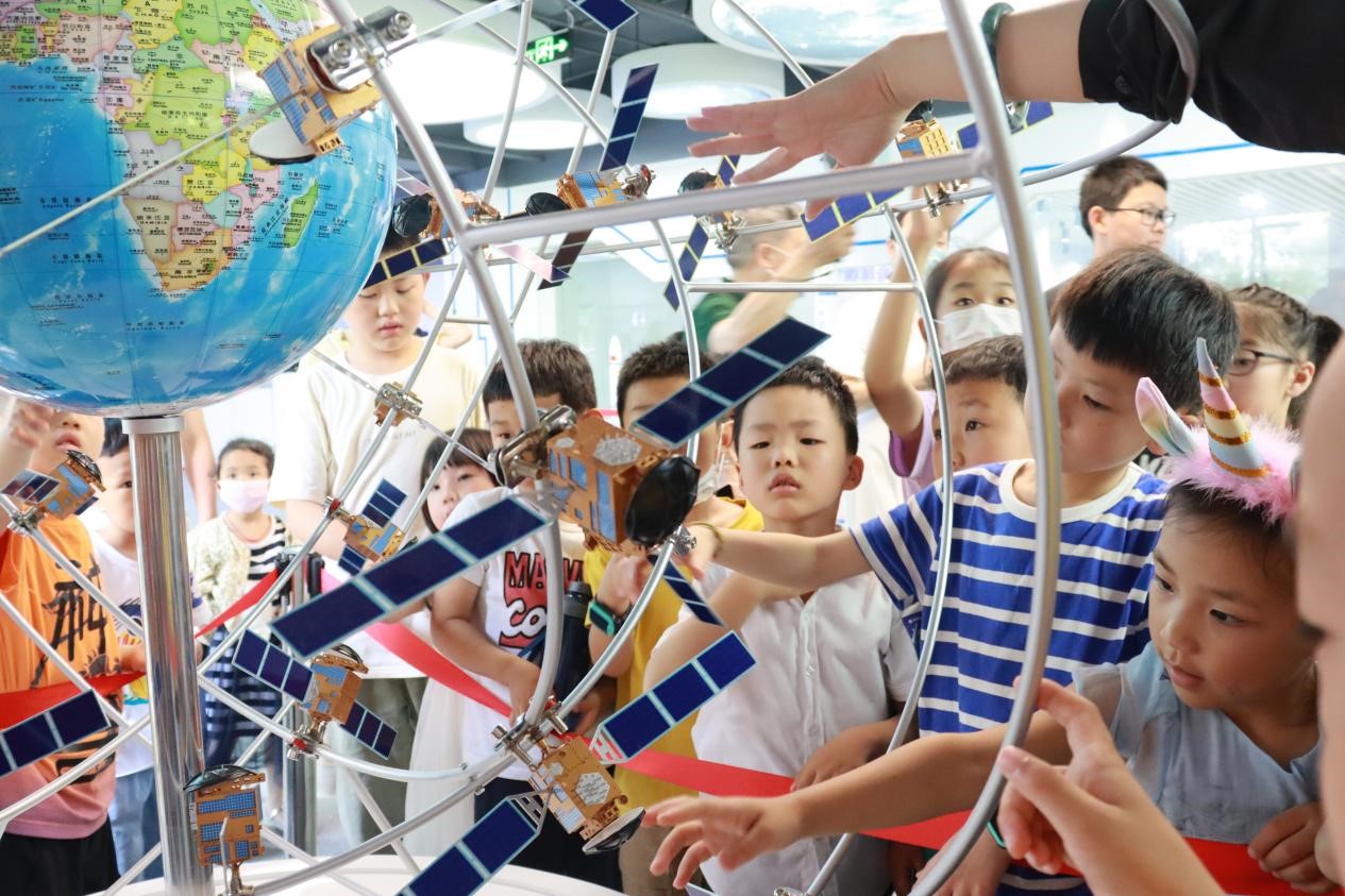 2022�q�第一届“北斗接班�h”科普活�?></span>
                  </div>
                  <div   id=